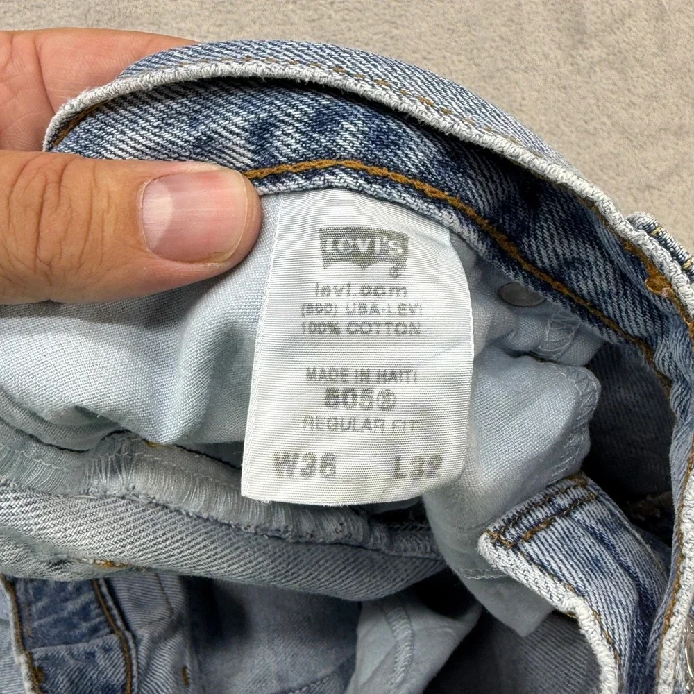 VTG Levi's 505 Regular Fit Jeans Mens 36x32 Light Blue Denim Straight Leg Y2K